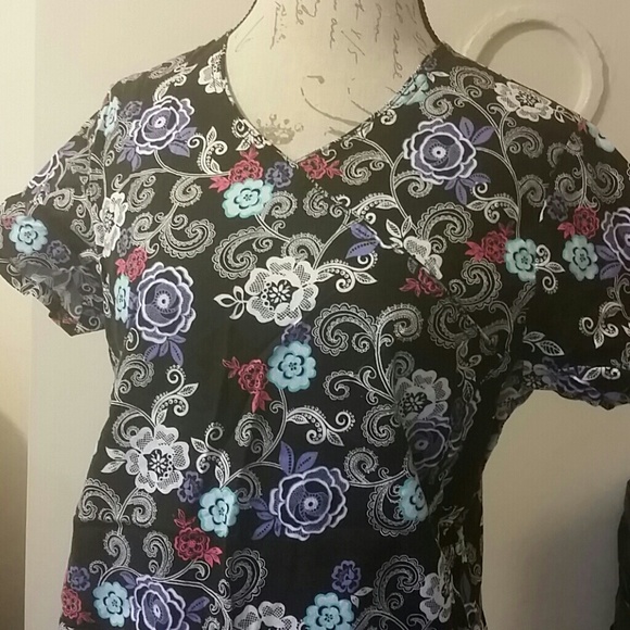 Scrub Set - Picture 2 of 5